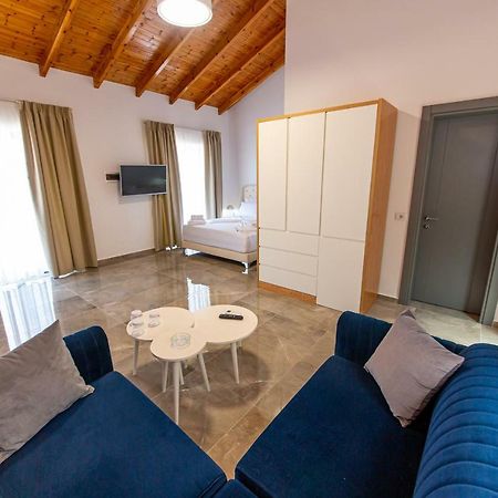 Santa Oliva Suites Ксамил Экстерьер фото